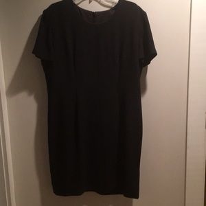 Classic LBD. Scarf not included!